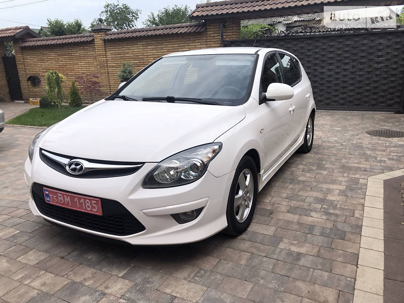 Хэтчбек Hyundai i30 2012 в Дубно