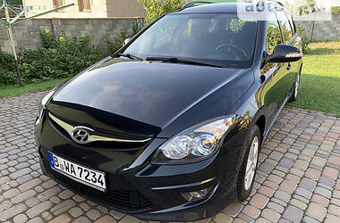 Универсал Hyundai i30 2012 в Ровно