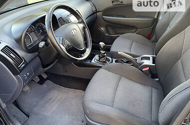 Универсал Hyundai i30 2012 в Ровно