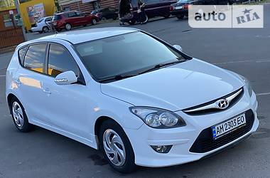 Хэтчбек Hyundai i30 2011 в Житомире