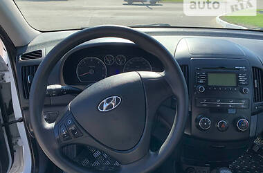 Хэтчбек Hyundai i30 2011 в Дубно