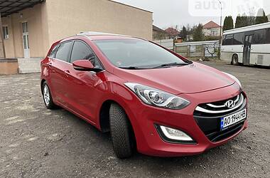 Универсал Hyundai i30 2013 в Ужгороде