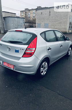 Хэтчбек Hyundai i30 2010 в Кривом Роге