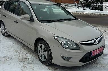 Универсал Hyundai i30 2012 в Дубно