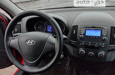 Универсал Hyundai i30 2010 в Днепре