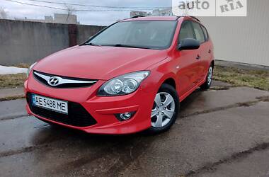 Универсал Hyundai i30 2010 в Днепре