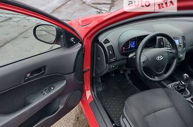 Универсал Hyundai i30 2010 в Днепре