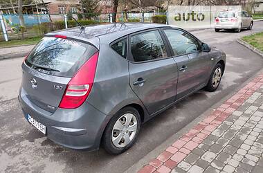 Хэтчбек Hyundai i30 2010 в Луцке