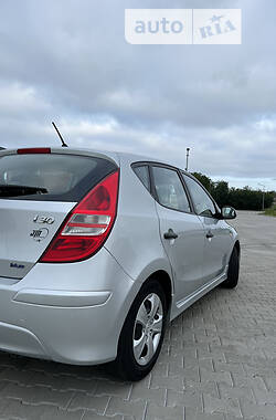 Хэтчбек Hyundai i30 2011 в Киеве