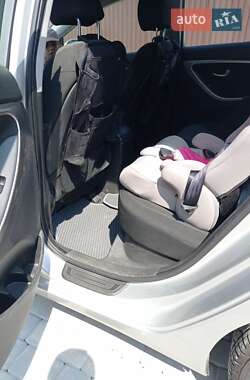 Универсал Hyundai i30 2013 в Ужгороде