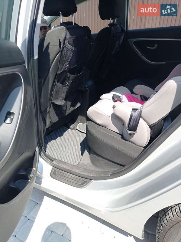 Универсал Hyundai i30 2013 в Ужгороде фото 5 Универсал Hyundai i30 2013 в Ужгороде