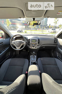 Универсал Hyundai i30 2009 в Днепре
