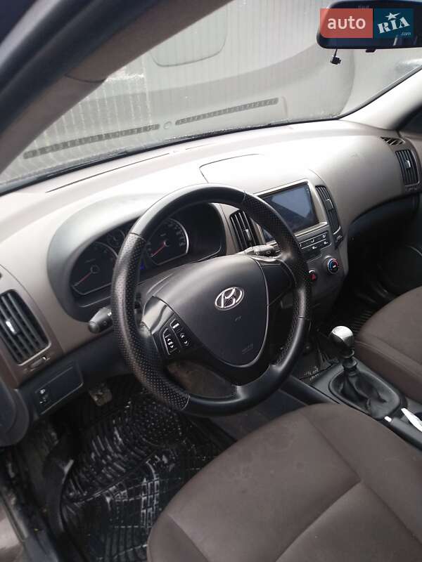 Хэтчбек Hyundai i30 2008 в Долине
