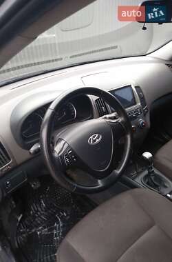 Хетчбек Hyundai i30 2008 в 