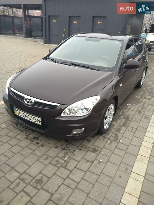 Хэтчбек Hyundai i30 2008 в Долине