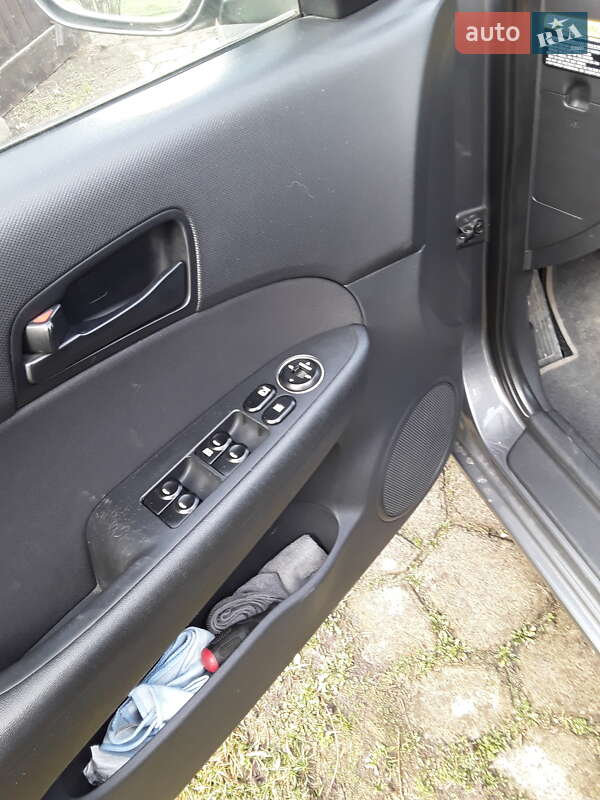 Хэтчбек Hyundai i30 2008 в Кременце