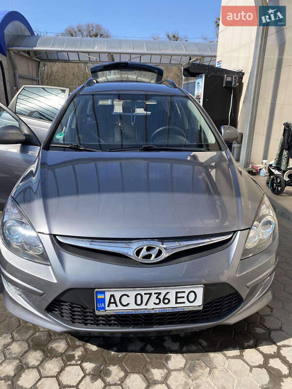 Универсал Hyundai i30 2011 в Луцке