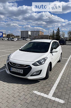 Универсал Hyundai i30 2014 в Тернополе