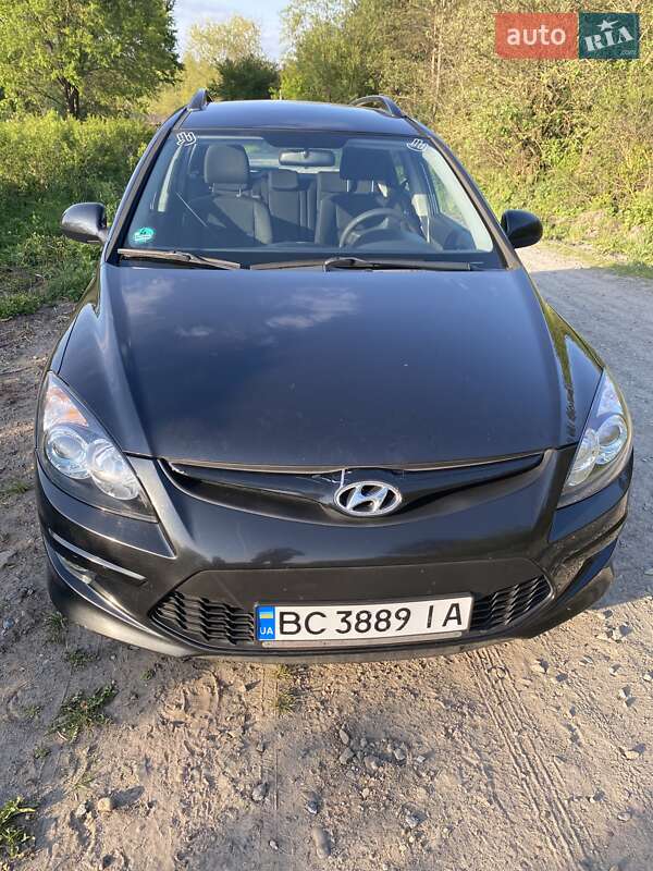 Універсал Hyundai i30 2010 в Радехові