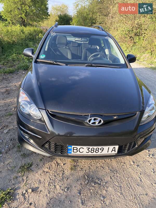 Універсал Hyundai i30 2010 в Радехові