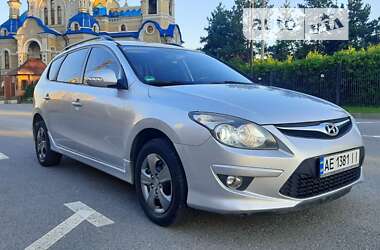 Универсал Hyundai i30 2011 в Первомайске