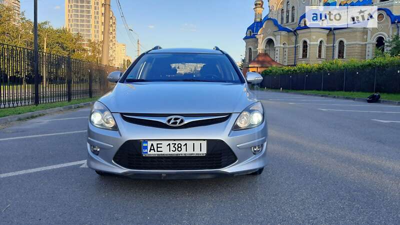 Універсал Hyundai i30 2011 в Первомайську