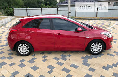Хэтчбек Hyundai i30 2013 в 