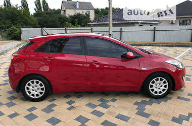 Хэтчбек Hyundai i30 2013 в 