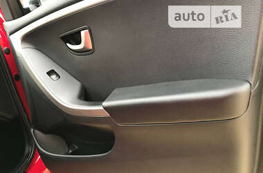 Хэтчбек Hyundai i30 2013 в 