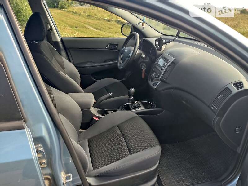 Універсал Hyundai i30 2010 в Рівному