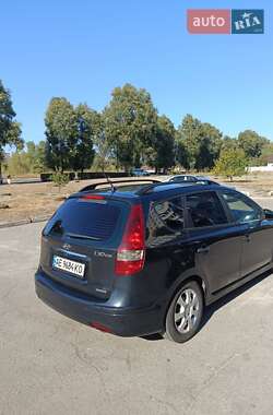 Универсал Hyundai i30 2010 в Каменском