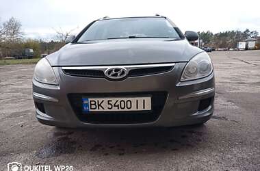 Універсал Hyundai i30 2008 в Сарнах