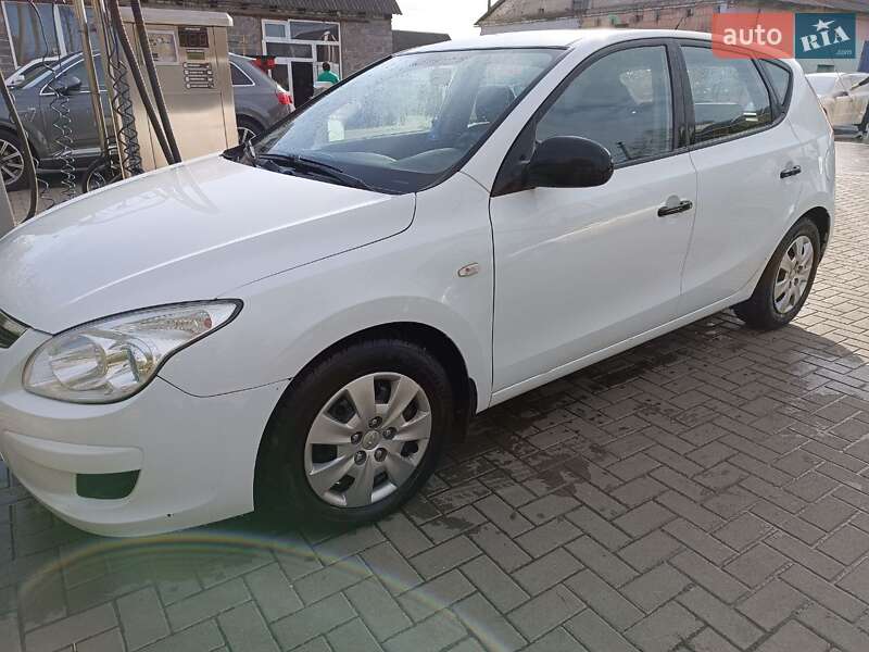 Хетчбек Hyundai i30 2007 в Любешові