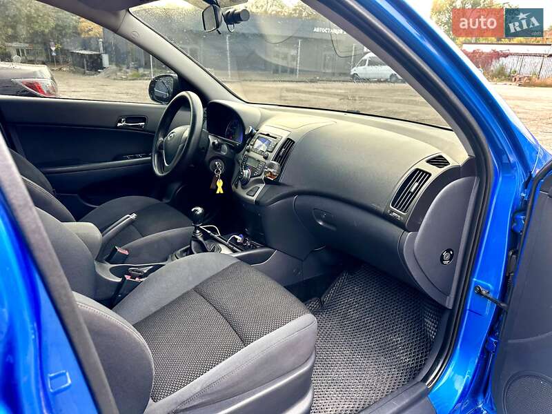 Універсал Hyundai i30 2010 в Запоріжжі