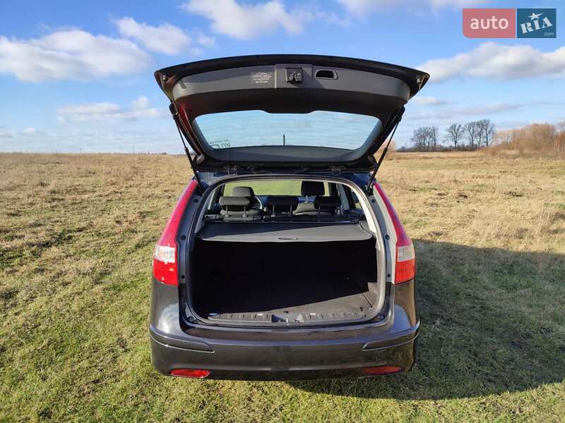 Універсал Hyundai i30 2010 в Житомирі