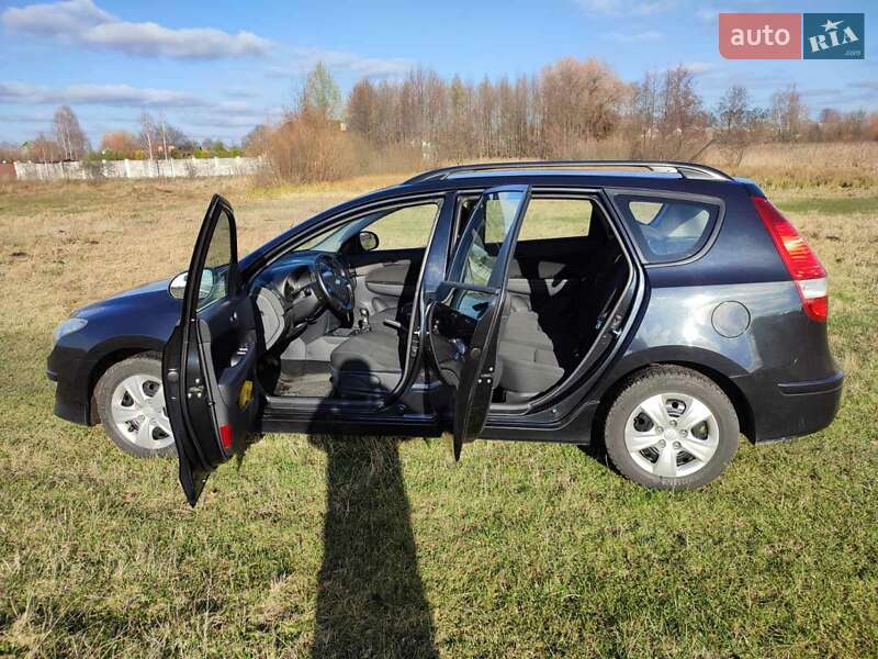 Універсал Hyundai i30 2010 в Житомирі
