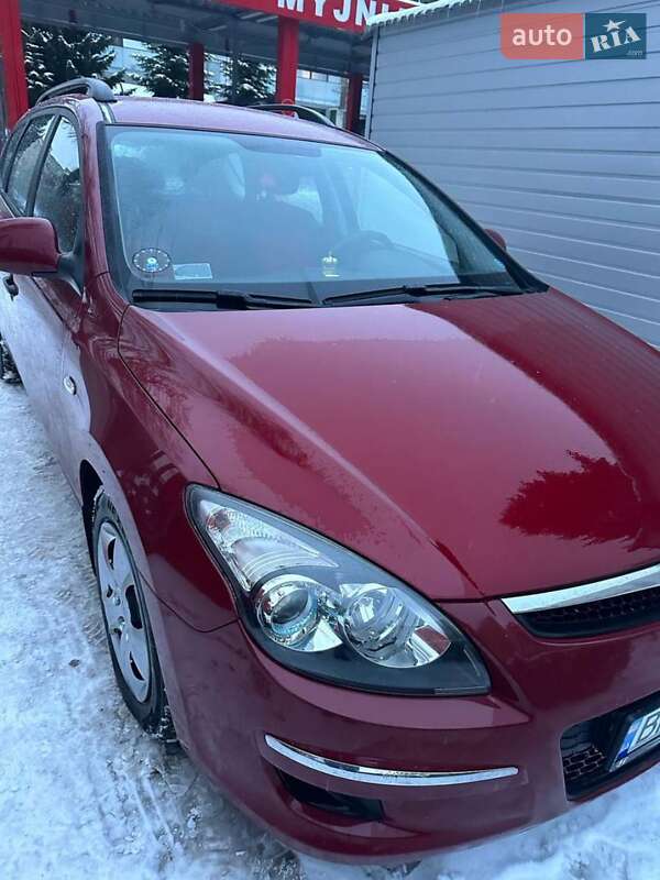 Універсал Hyundai i30 2009 в Кореці