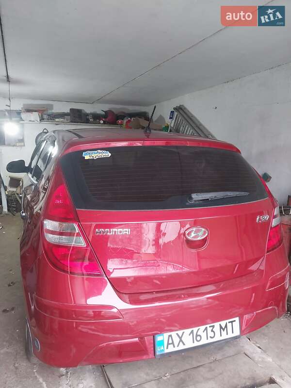 Хэтчбек Hyundai i30 2011 в Харькове