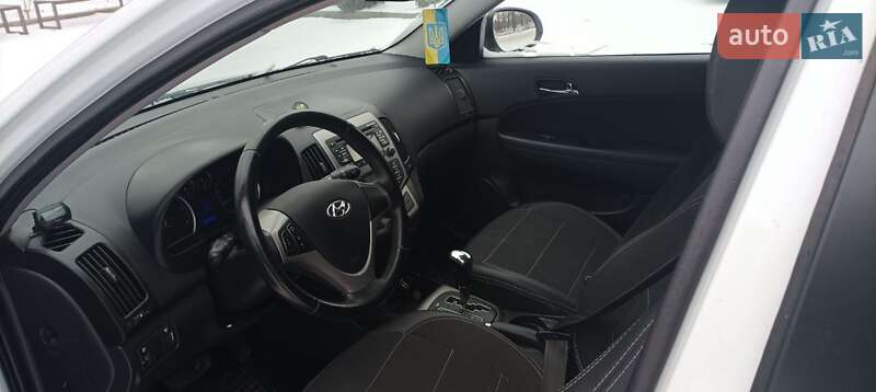 Хэтчбек Hyundai i30 2011 в Кропивницком