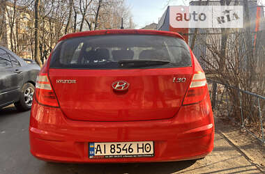 Хэтчбек Hyundai i30 2008 в Киеве