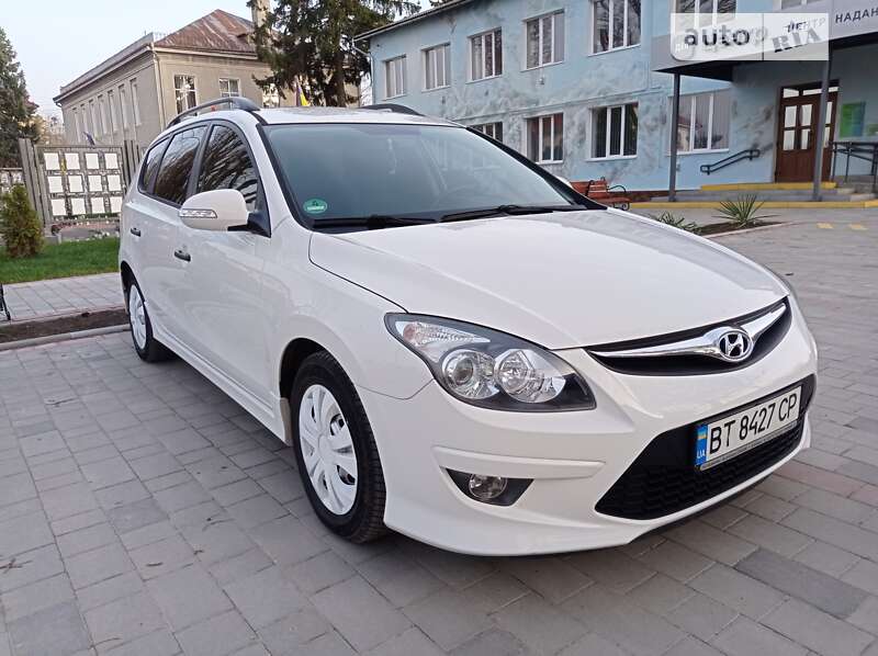 Универсал Hyundai i30 2012 в Городенке