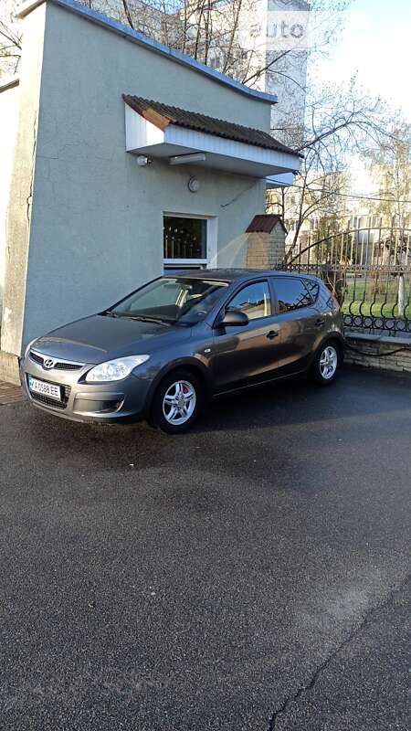 Хетчбек Hyundai i30 2010 в Києві