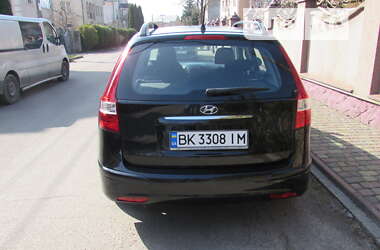 Универсал Hyundai i30 2010 в Ровно