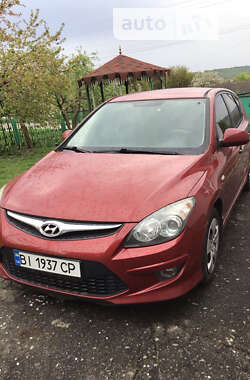 Хэтчбек Hyundai i30 2010 в Великой Багачке