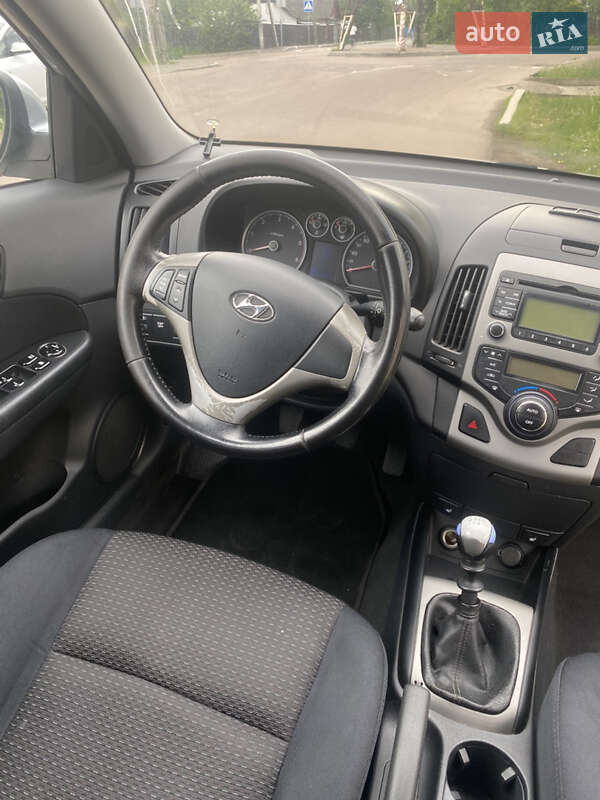 Хэтчбек Hyundai i30 2008 в Житомире