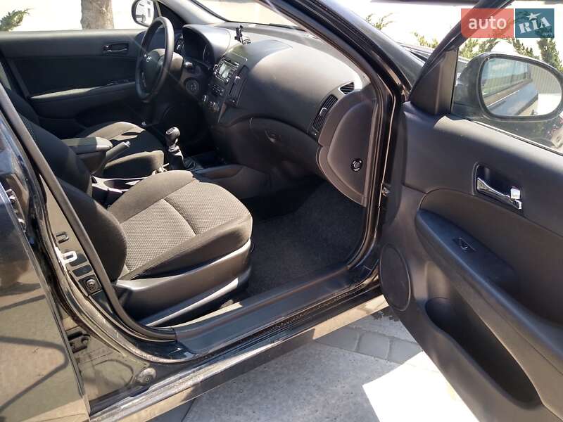 Универсал Hyundai i30 2010 в Луцке фото 5 Универсал Hyundai i30 2010 в Луцке