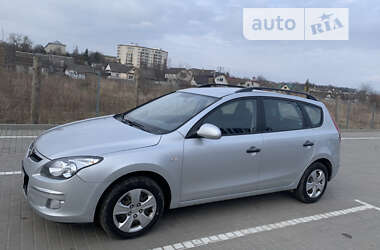 Универсал Hyundai i30 2009 в Дубно