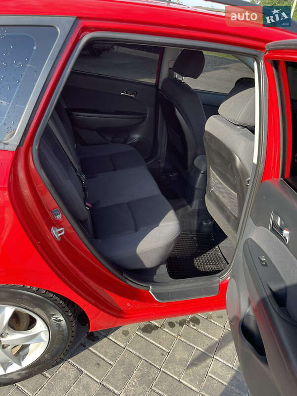 Універсал Hyundai i30 2008 в Кореці