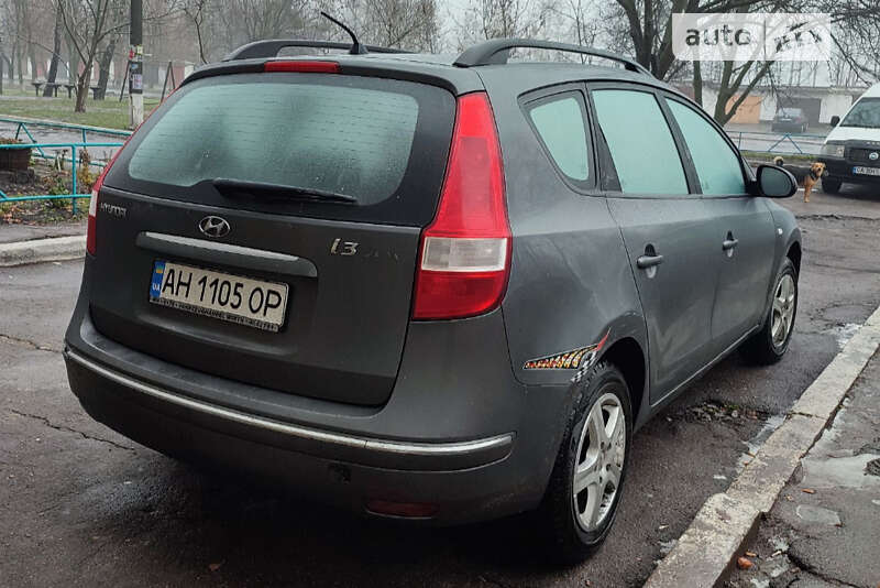 Универсал Hyundai i30 2008 в Смеле