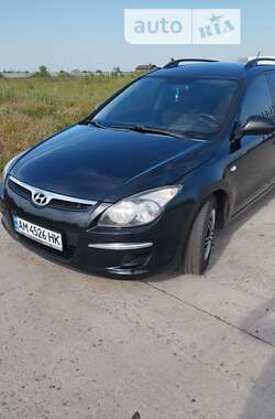 Универсал Hyundai i30 2010 в Коростене